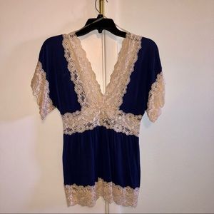 V-Neck lace top
